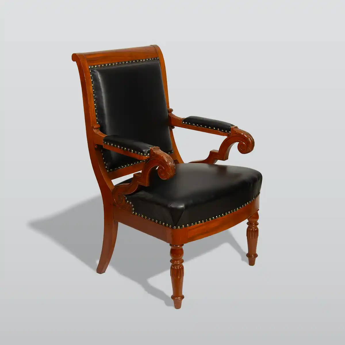 kasinojallinen-tuoli-myohaisempire-1820-40 Myöhäisempire tyylinen käsinojallinen tuoli, 1820-40