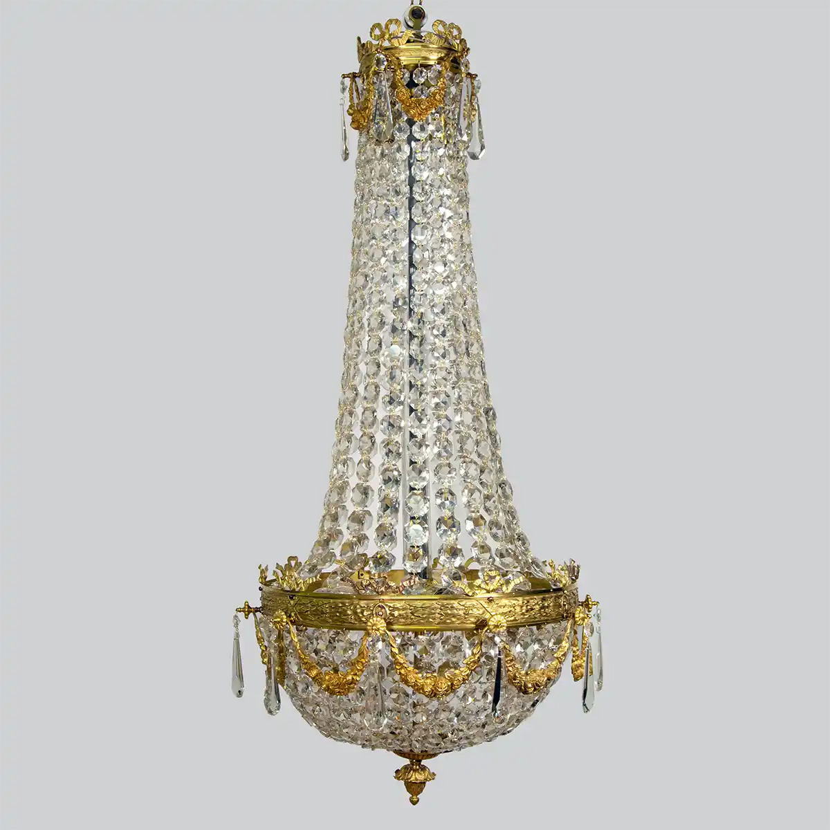 kristallikruunu-1800-1900-luku Kristallikruunu kullattua messinkiä, 1800-1900 luvun vaihde