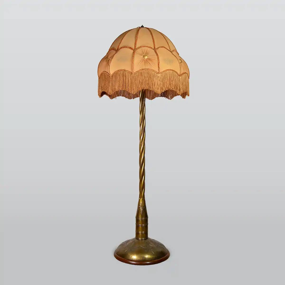 Messinkinen jalkalamppu 1920-luvulta